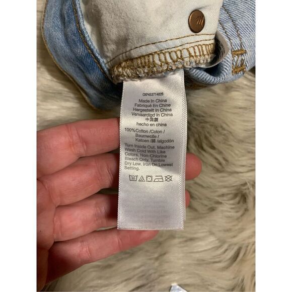 Madewell Curvy Relaxed Denim Shorts in Cedarcroft Wash Woman's Size 25 - Picture 7 of 10